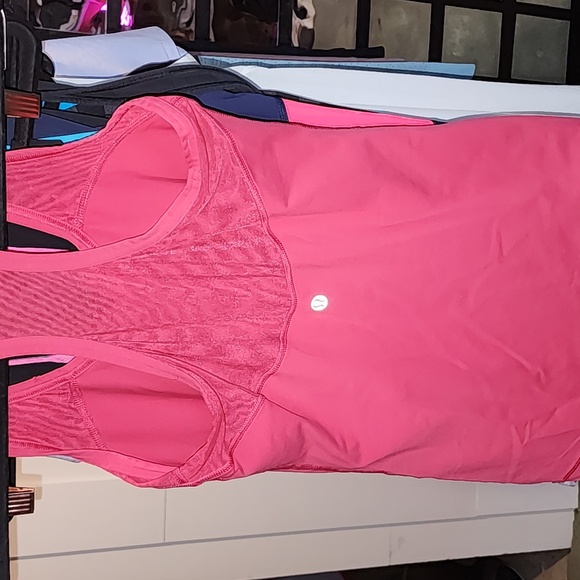 Lululemon Top - Picture 4 of 4